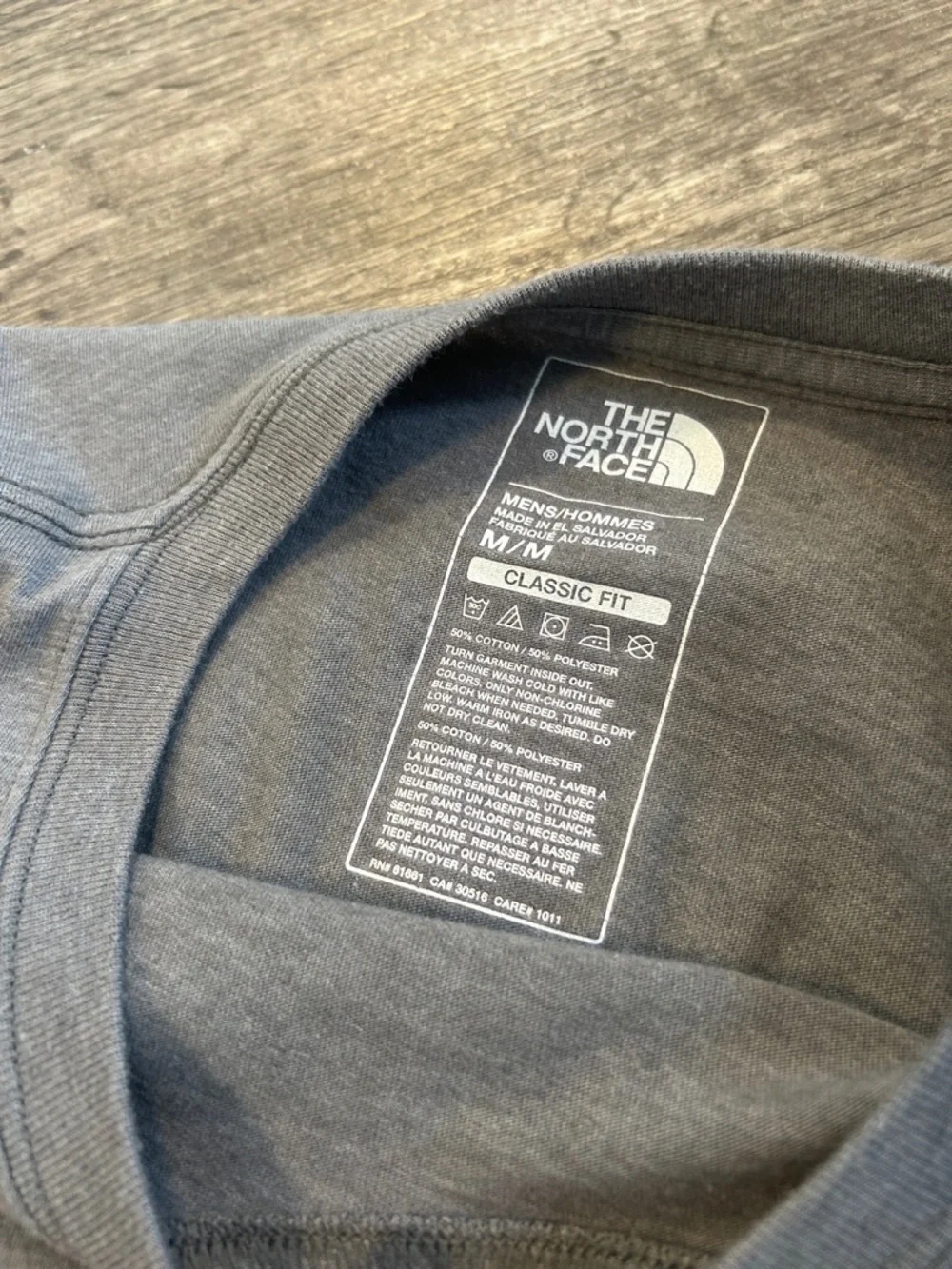 The North Face Long Sleeve Shirt Gray Logo Tee Men’s Medium